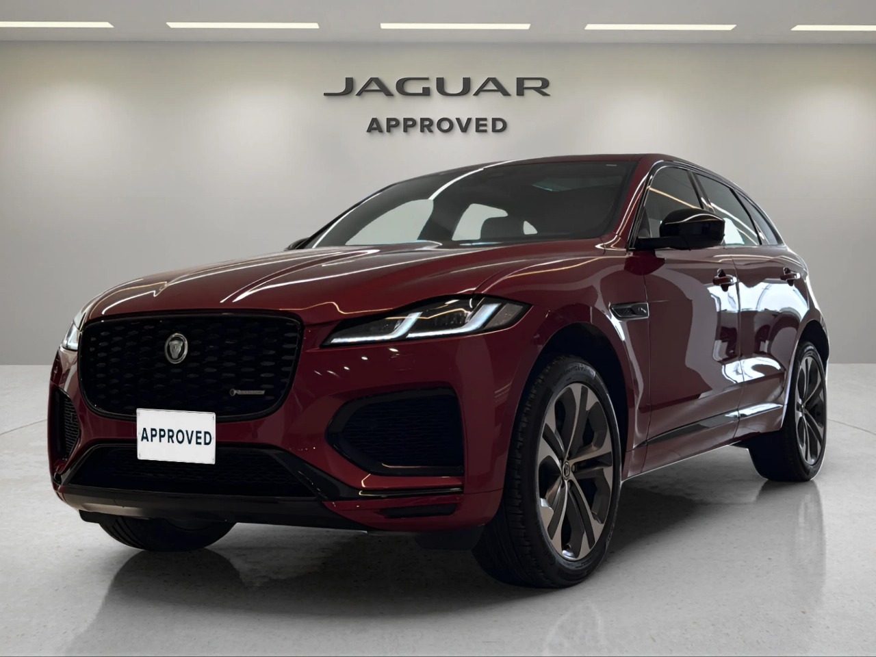 Jaguar F-pace R-dynamic Se 2024 in Saudi Arabia