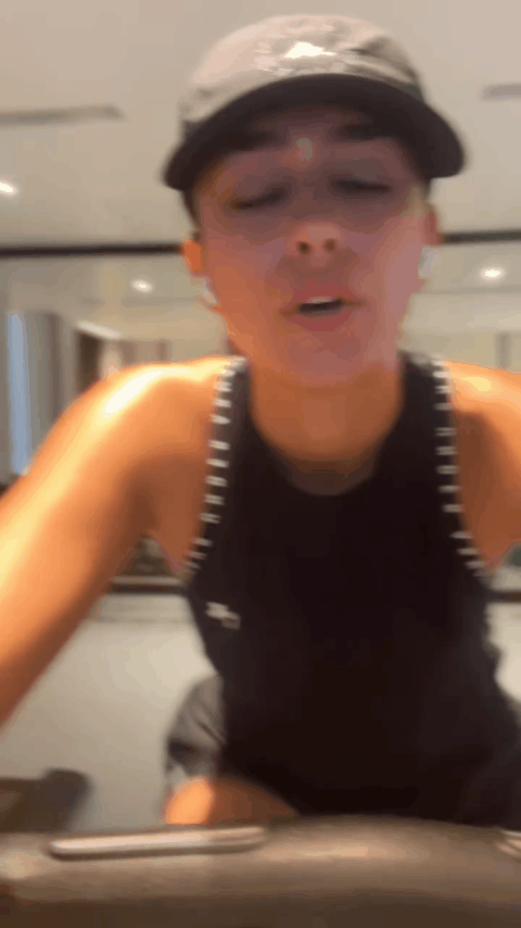 7eexkztbn2oe1.gif