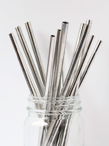 plastic straws