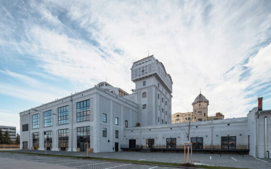 081_Techtower_slunce