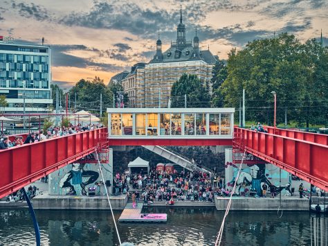 Žonglobalizace se mění v letní festival a zavítá i na náplavky