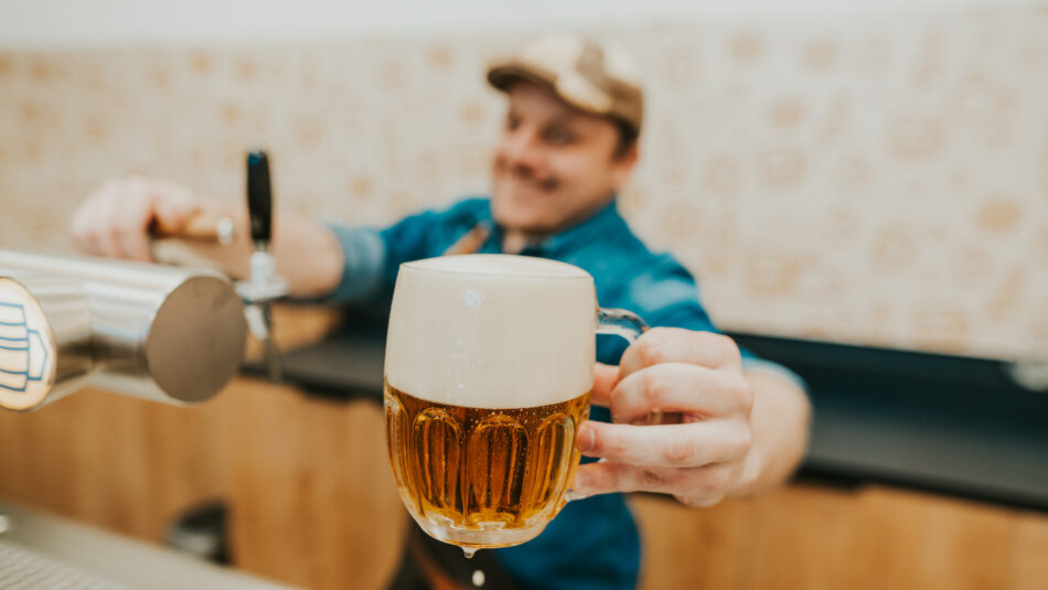 Pilsner Urquell Short Tapping Course