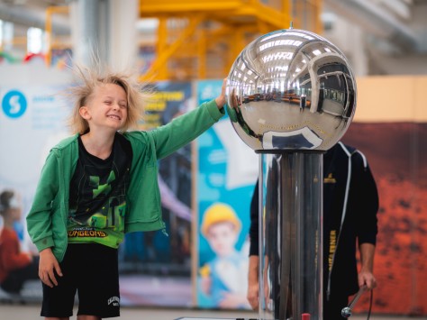 Zahřejte se zážitky: 6 zimních tipů pro rodiny s dětmi v Plzni