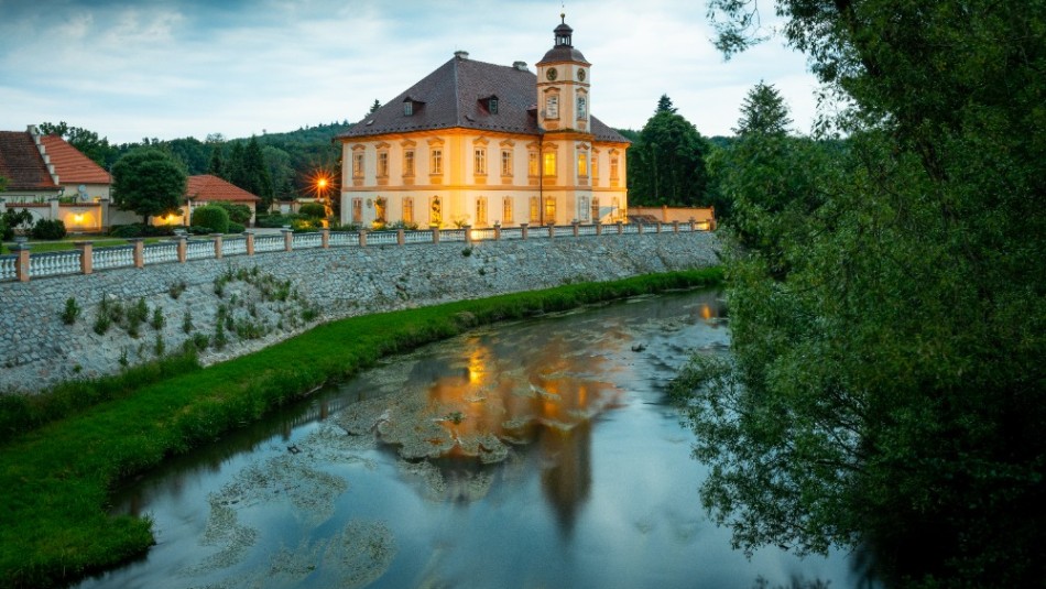 Zámek Štěnovice exteriér Visit Plzeň Plzeňsko Úhlava