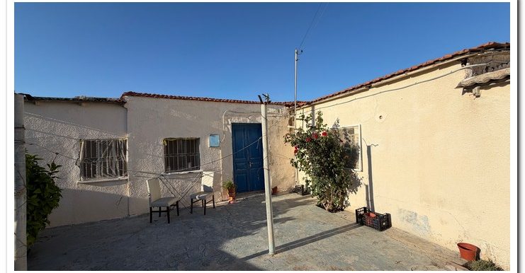 AKROTIRI PLOT OLD HOUSE (18)