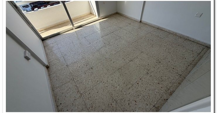 CHARA.SMALL OFFICE POLYCL (14)