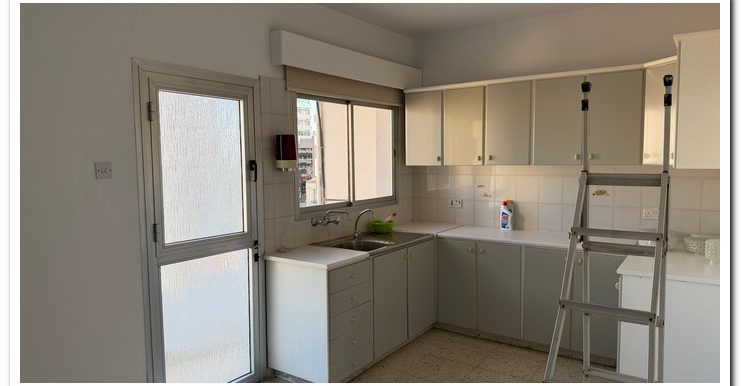 CHARA.SMALL OFFICE POLYCL (2)
