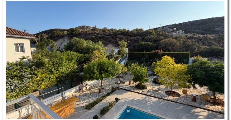 ELEVTHERIA FINIKARIA (31)