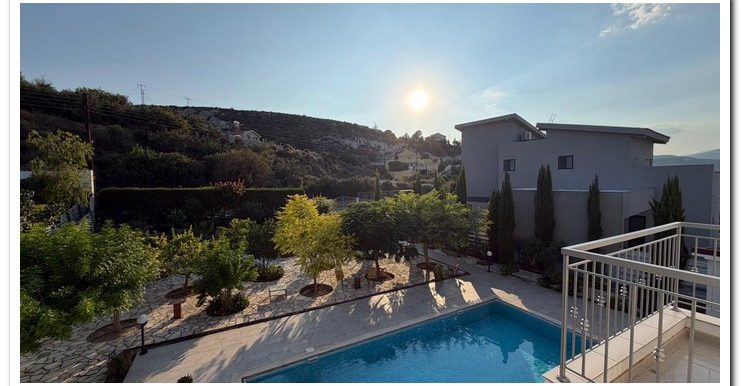 ELEVTHERIA FINIKARIA (35)