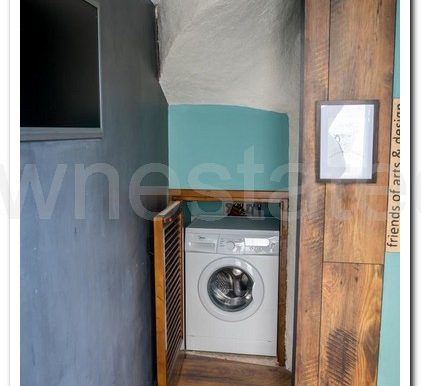 IRINI STUDIOS AG (3)