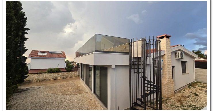 ISAK PISOURI RENT OR SALE (21)