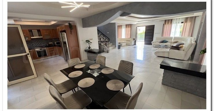 KALLIS RENOVATED VILLA 102 741x386