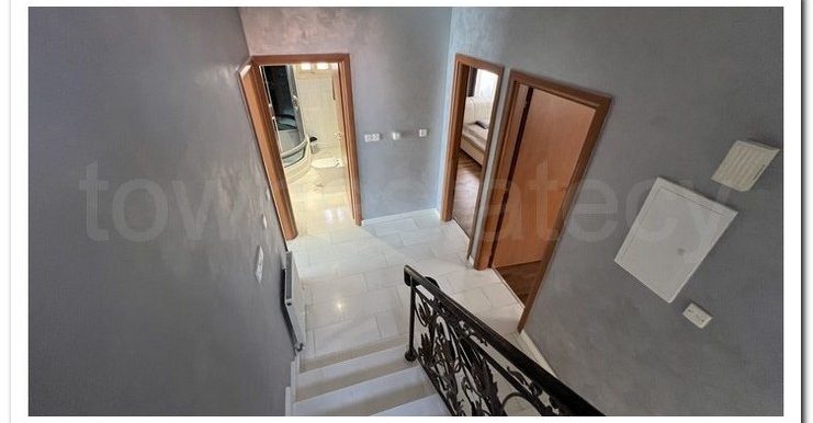 KALLIS RENOVATED VILLA 74 741x386