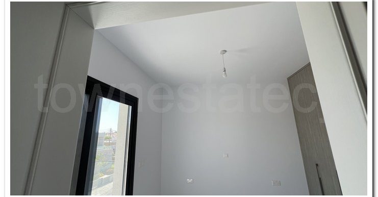 LANDAS P.POLEMIDIA 2 BEDROOM (3)