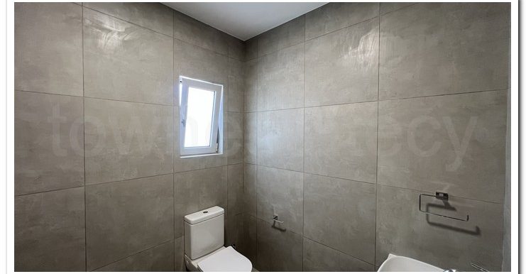 LARNACA 1ST FLOOR 2 BATH (12)
