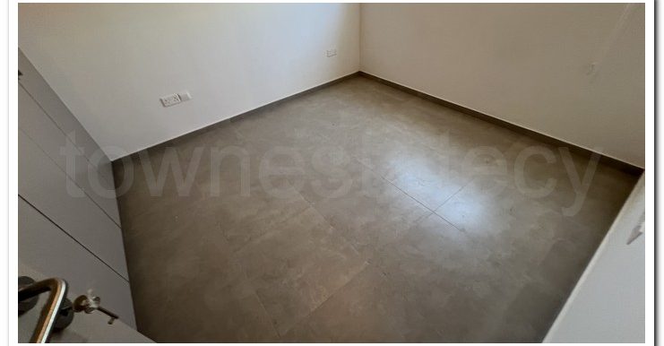 LARNACA 1ST FLOOR 2 BATH (13)