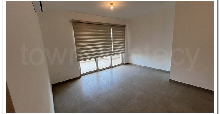 LARNACA 1ST FLOOR 2 BATH (17)