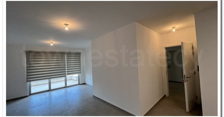 LARNACA 1ST FLOOR 2 BATH (26)