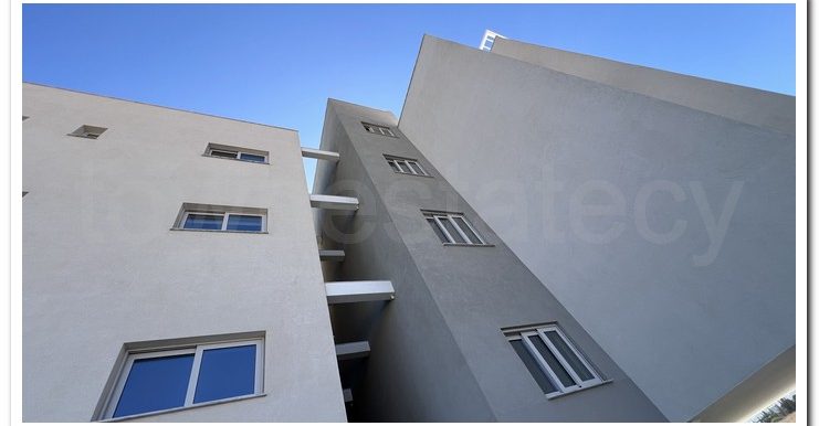LARNACA 1ST FLOOR 2 BATH (43)