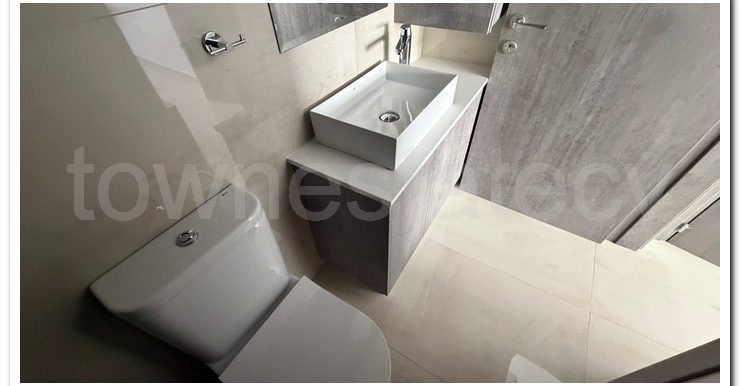 PETROS 1ST FLOOR.. (15)
