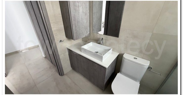 PETROS 1ST FLOOR.. (21)