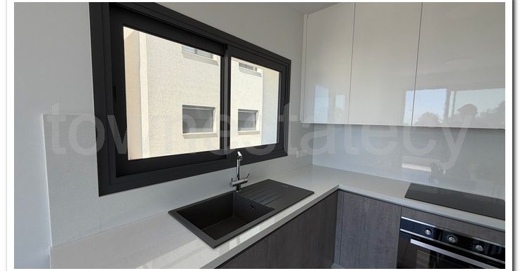 PETROS 1ST FLOOR.. (33)
