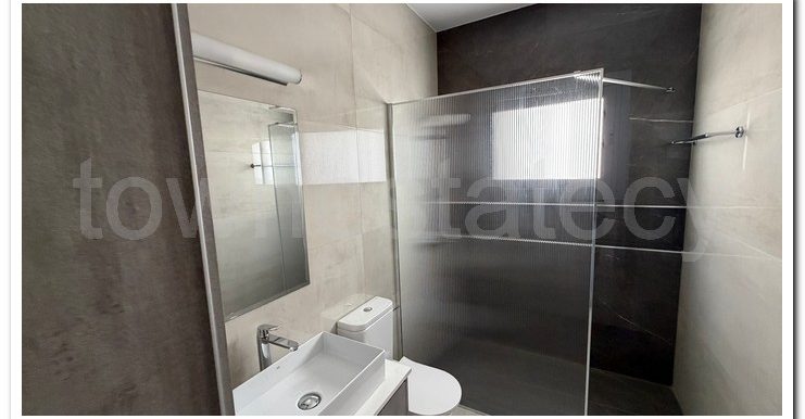 PETROS 1ST FLOOR.. (7)