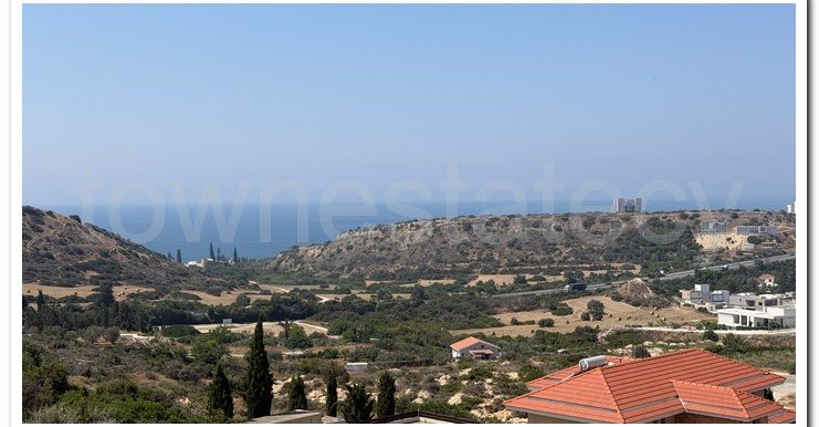 PLOT NEXT TO VILLA (20)