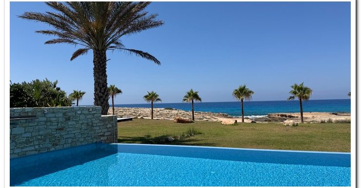Villa Pool (2)