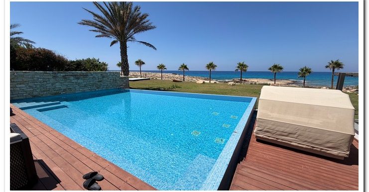 Villa Pool (3)