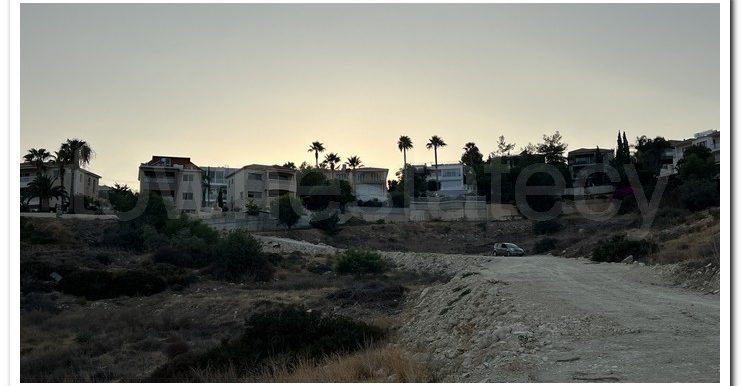 DOROS MPANIOTIS 5900M2 (1)