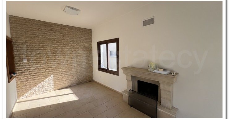 GIORGOS PARLAS BANKER (15)