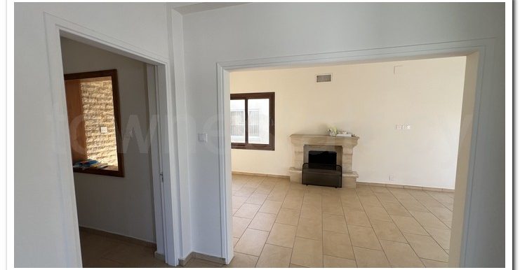 GIORGOS PARLAS BANKER (16)