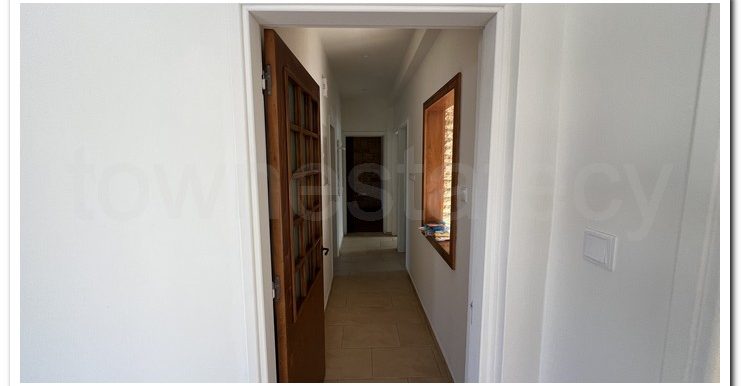 GIORGOS PARLAS BANKER (17)