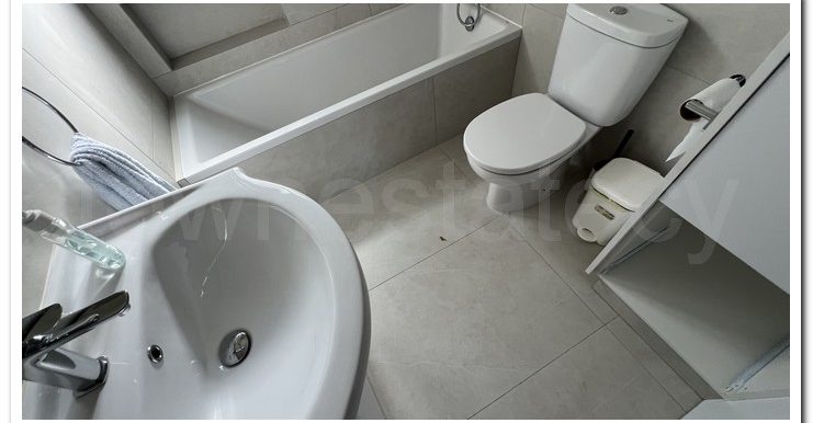 GIORGOS PARLAS BANKER (27)