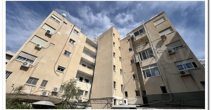GLYKIS COURT (3)
