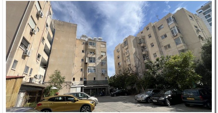 GLYKIS COURT (8)