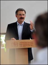 В. Єленський: «Глобальні тенденції релігійного розвитку на початку ХХІ ст.»