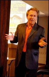 «Медіа-екологія: марксизм навиворіт чи філософія інформаційної ери?»