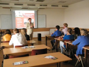 Декан, доктор богослов’я Оксфордського університету д-н Роман Завійський розповідає про навчальну програму