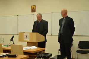 Професор біоетики, Канцлер Папської Академії «Pro Vita» о. Рензо Пегораро та керівник Школи біоетики УКУ о. Ігор Бойко під час інавгурації