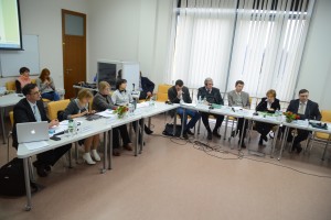 Учасники семінару під час дискусій