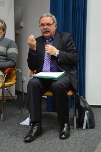 Проректор УКУ Мирослав маринович під час презентації декларації