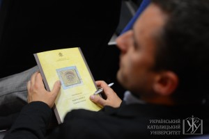 Під час дискусії було презентовано український переклад книги с. Гелен Елфорд "Покликання лідера бізнесу"
