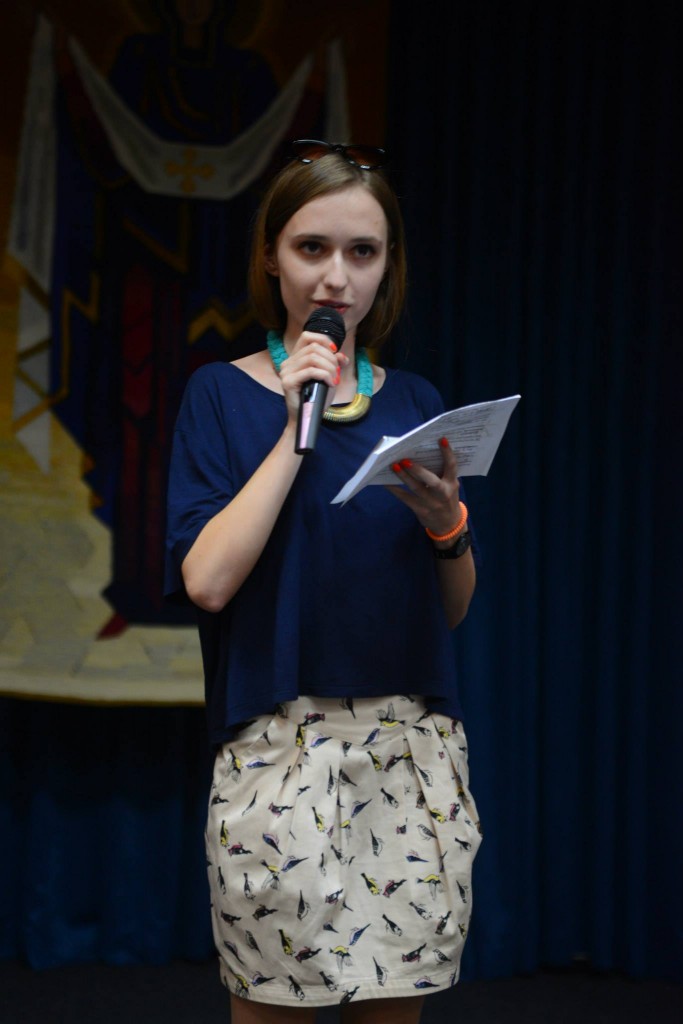 Карина Лазарук читає авторську гумореску в стилі Остапа Вишні