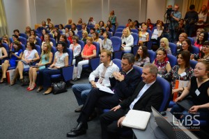 Учасниками Форуму стали понад сотня жінок-підприємців зі всієї України, від представниць малого та середнього бізнесу, до керівників великих компаній