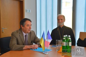 Посол Франції в Україні Ален Ремі та президент УКУ вл. Борис (Ґудзяк)