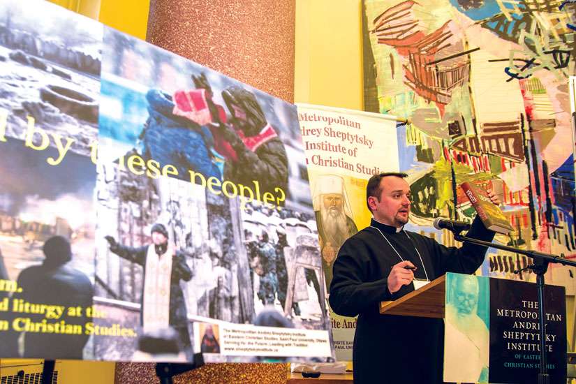 диякон Роман Завійський презентує канадській публіці книгу «Майдан і Церква»