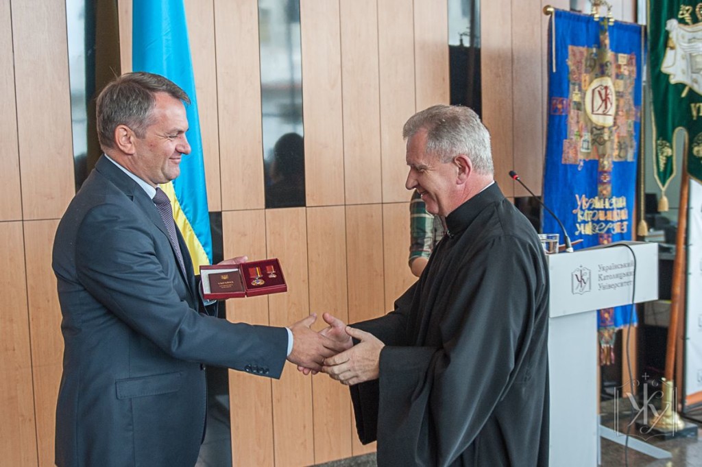 prach synyutka orden