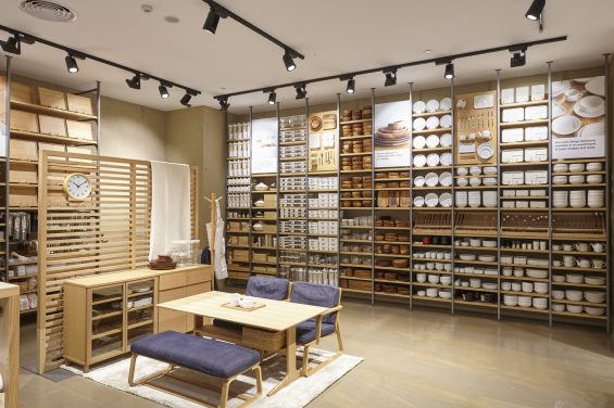 Een MUJI opbergkast, handig bij het opruimen